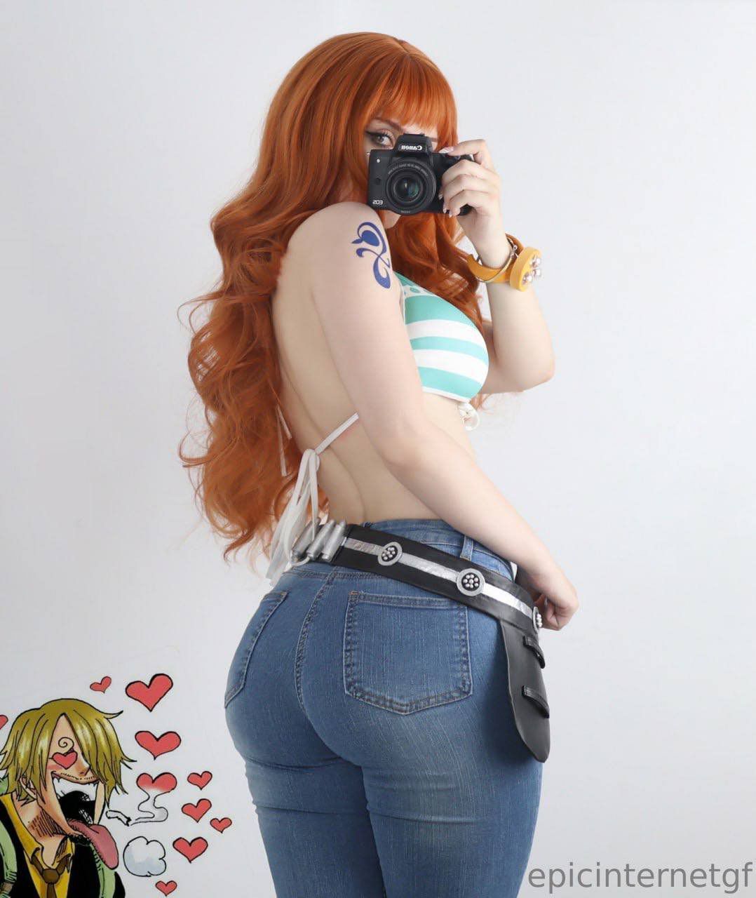 Epicinternetgf cosplay